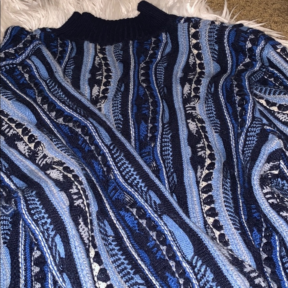 BLUE SWEATER by barcode